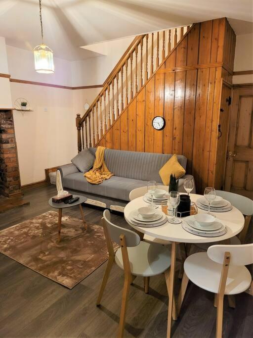 Nice 4-Bedroom Vacation Home With Indoor Fireplace ويلينغتون المظهر الخارجي الصورة